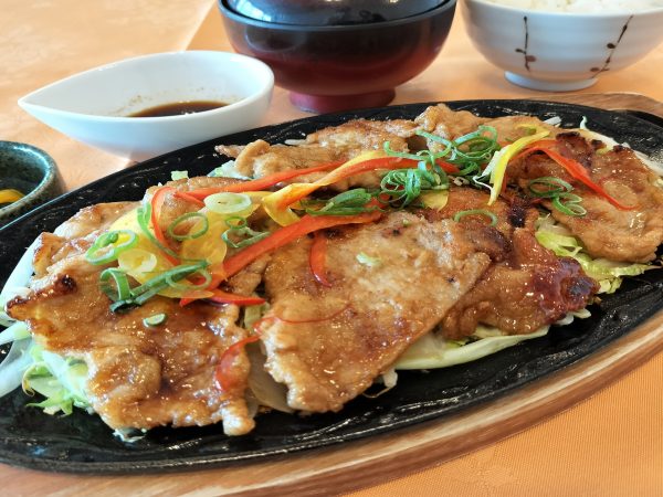 豚肉の生姜焼き膳の画像